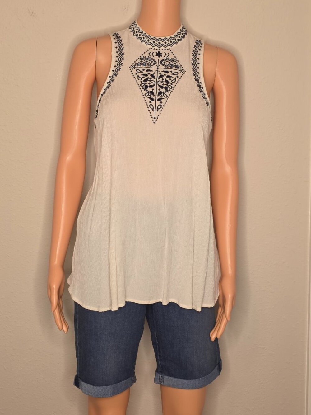 Mossimo Round Neck Sleeveless Women's Blouse, Size Small